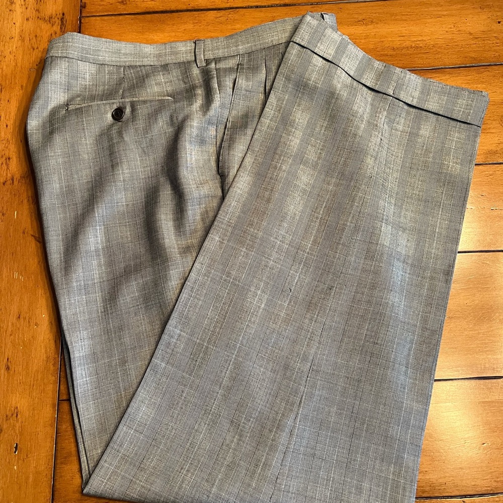 Issimo Italian Men's Gray  Plaid Suit 48L - Picture 8 of 16